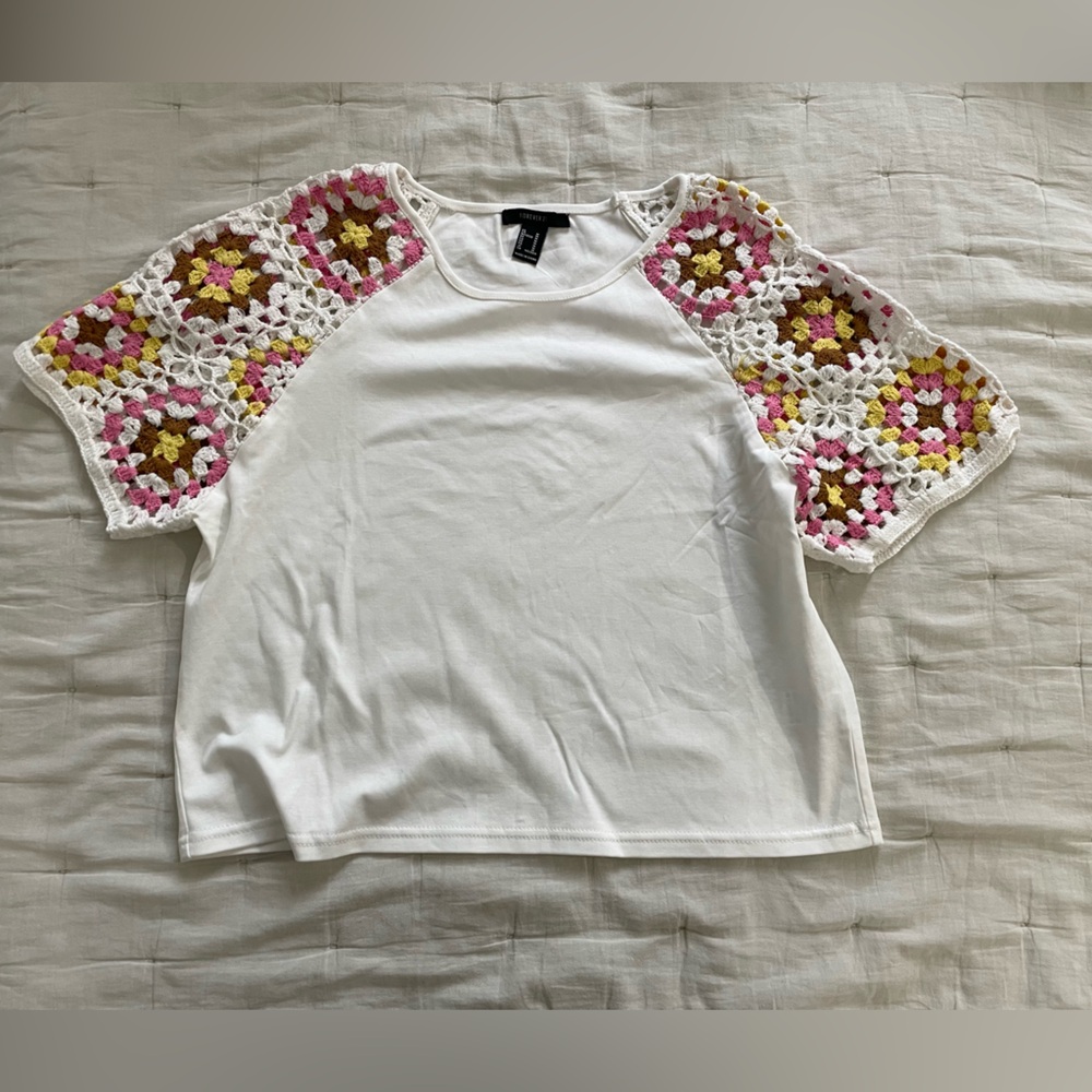 Forever 21 Crochet tee size medium